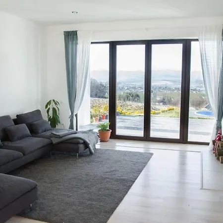 Krayka House Starunya