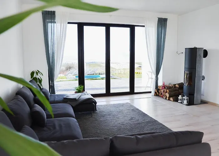 Krayka House Jaktstuga Starunya